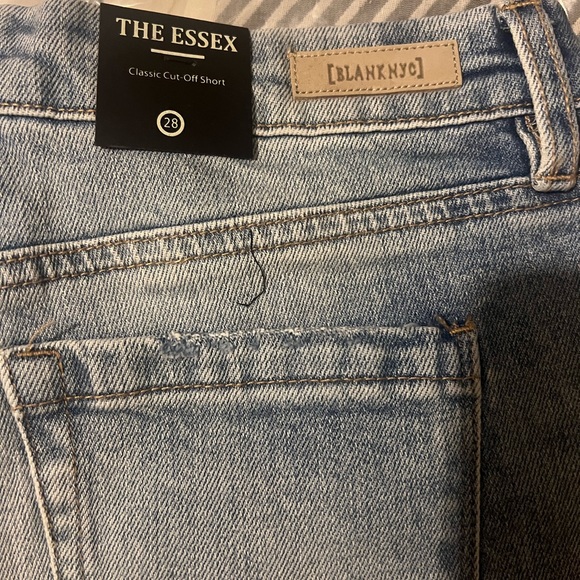 Shorts - Picture 3 of 4